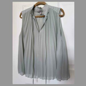 H&M Womens Light Mint Green Pleated Sleeveless Blouse, Size: L, EUC